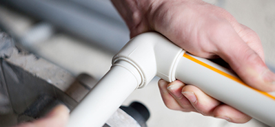 Avancerad vattenbehandling med banbrytande rör- och passningstekniker